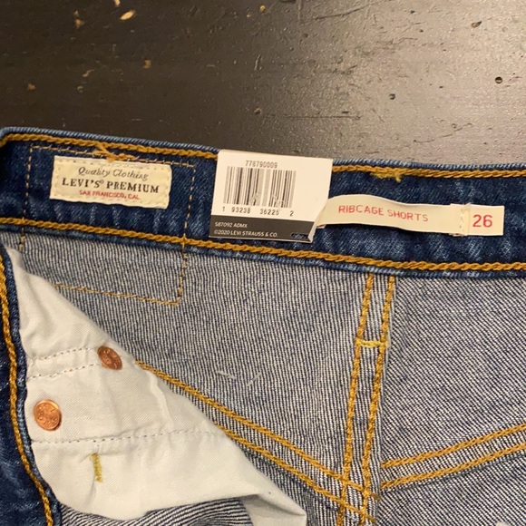 Levi's Ribcage Denim Shorts - Picture 14 of 15